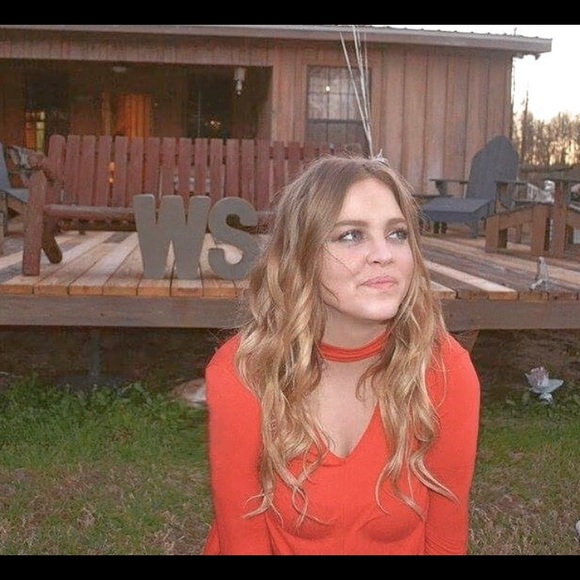 Meet your Posher, Brooke - Picture 1 of 1